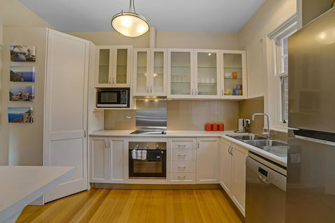 Gorgeous Hobart Accommodation - Park On Park - New Town - Tourism Caloundra 18