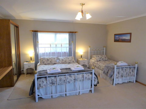Tamar River Retreat - Tourism Caloundra 0