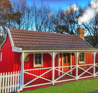 Platypus Playground Riverside Cottage - Tourism Caloundra