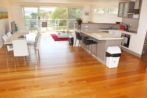 Seaview Apartment - Tourism Caloundra 4