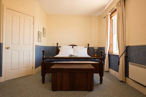 St Andrews Inn - Tourism Caloundra 17