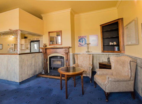 St Andrews Inn - Tourism Caloundra 9