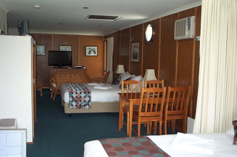 Point Lonsdale Guest House - Tourism Caloundra 2