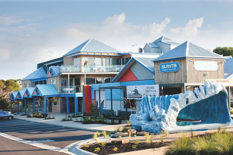 The Island Accommodation - Tourism Caloundra 0