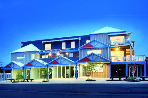 The Island Accommodation - Tourism Caloundra 34