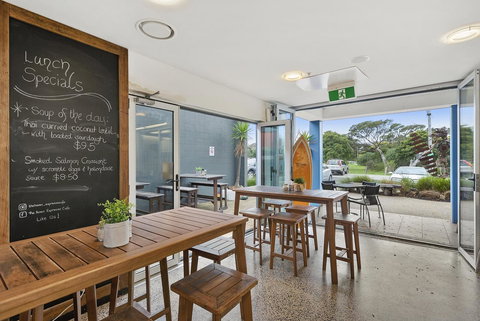 The Island Accommodation - Tourism Caloundra 23