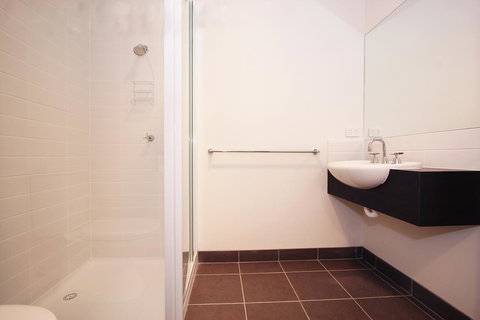 The Island Accommodation - Tourism Caloundra 15