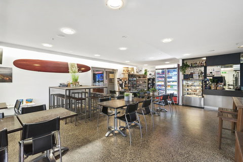 The Island Accommodation - Tourism Caloundra 29