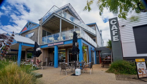 The Island Accommodation - Tourism Caloundra 13