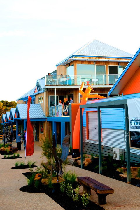 The Island Accommodation - Tourism Caloundra 32