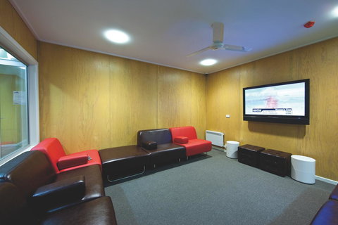 The Island Accommodation - Tourism Caloundra 18