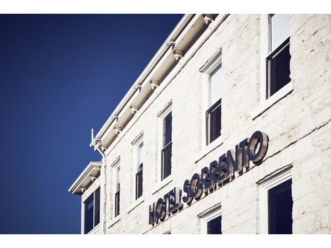 Hotel Sorrento - Tourism Caloundra 24