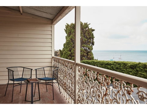Hotel Sorrento - Tourism Caloundra 1