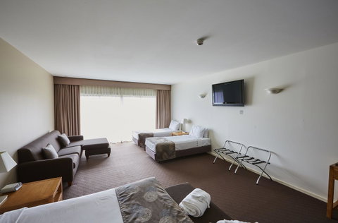 Mornington Hotel - Tourism Caloundra 22