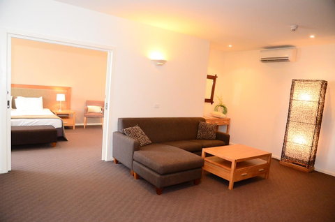 Mornington Hotel - Tourism Caloundra 36