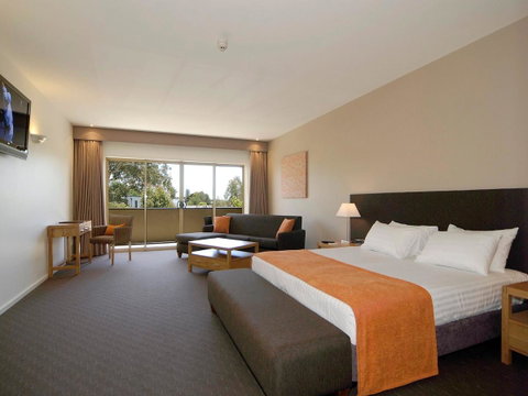 Mornington Hotel - Tourism Caloundra 24