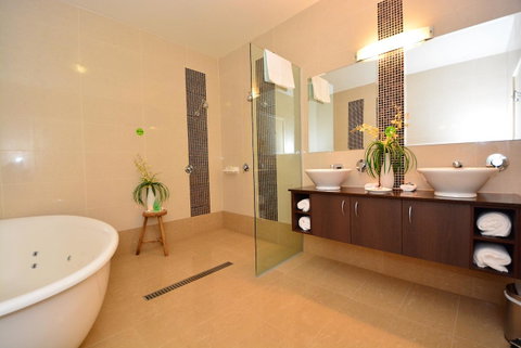 Mornington Hotel - Tourism Caloundra 37