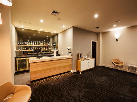 Mornington Hotel - Tourism Caloundra 33