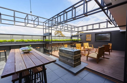 Mornington Hotel - Tourism Caloundra 6