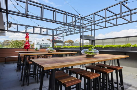 Mornington Hotel - Tourism Caloundra 7