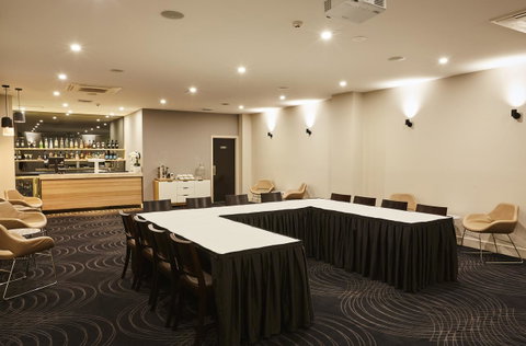 Mornington Hotel - Tourism Caloundra 14
