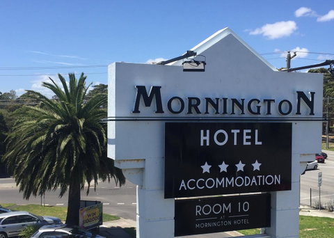 Mornington Hotel - Tourism Caloundra 5