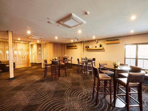 Mornington Hotel - Tourism Caloundra 16
