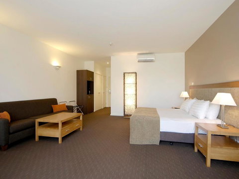 Mornington Hotel - Tourism Caloundra 27