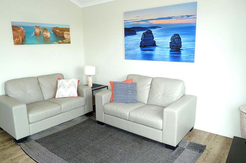 Apollo Bay Waterfront Motor Inn - Tourism Caloundra 3
