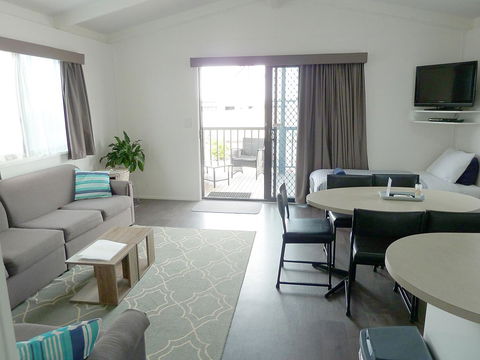 Apollo Bay Waterfront Motor Inn - Tourism Caloundra 14