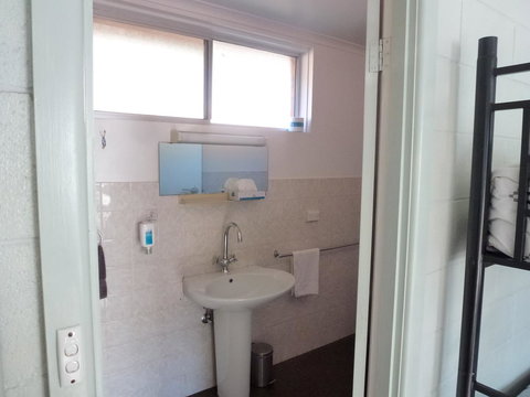 The Grampians Motel - Tourism Caloundra 36