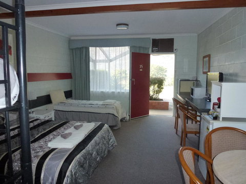 The Grampians Motel - Tourism Caloundra 37