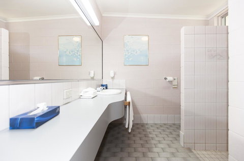 The Grampians Motel - Tourism Caloundra 18