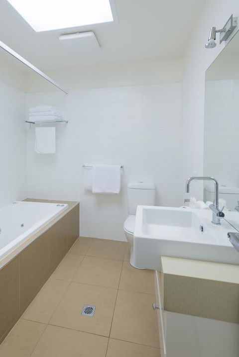 Port Campbell Parkview Motel & Apartments - Tourism Caloundra 34