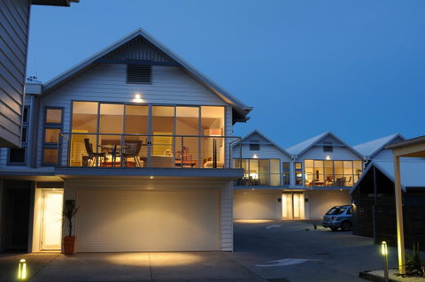 The Victoria Apartments - Tourism Caloundra 3
