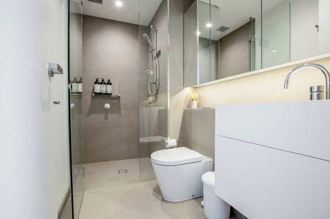 New Eureka 108 Hotel Apartments - Tourism Caloundra 0