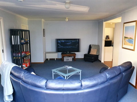 Island Family Holiday Retreat - Tourism Caloundra 4