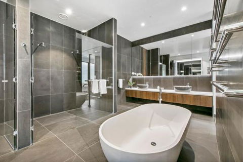 Experience Platinum Hotel Apartments - Tourism Caloundra 9