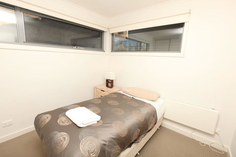 7 Falls Apartments - Tourism Caloundra 30