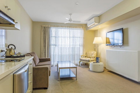 Deep Blue Hotel & Hot Springs - Tourism Caloundra 42