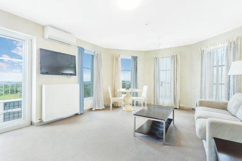 Deep Blue Hotel & Hot Springs - Tourism Caloundra 29