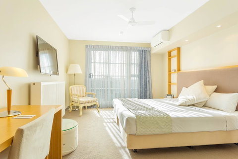 Deep Blue Hotel & Hot Springs - Tourism Caloundra 14