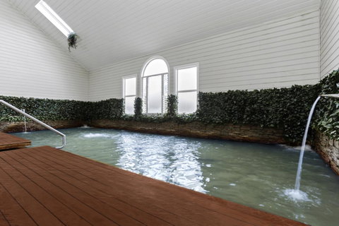 Deep Blue Hotel & Hot Springs - Tourism Caloundra 12