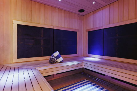 Deep Blue Hotel & Hot Springs - Tourism Caloundra 15