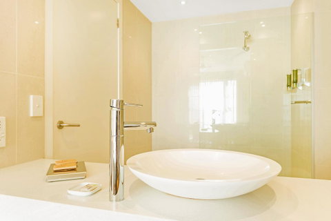 Deep Blue Hotel & Hot Springs - Tourism Caloundra 21