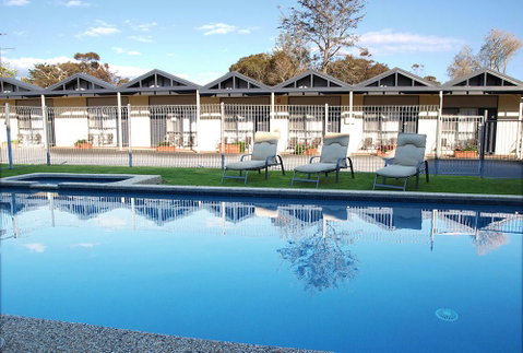 Mornington Motel - Tourism Caloundra 0