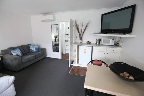 Mornington Motel - Tourism Caloundra 21