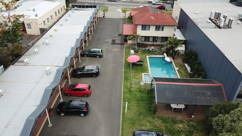 Mornington Motel - Tourism Caloundra 4