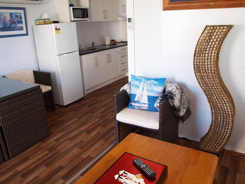 Mornington Motel - Tourism Caloundra 25