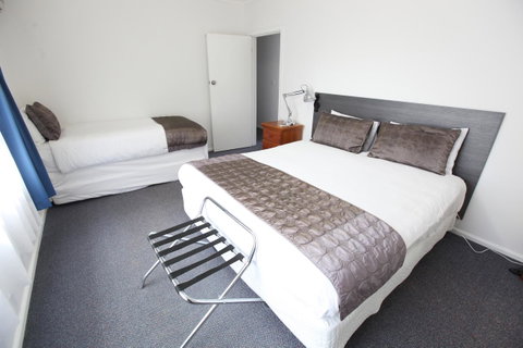 Mornington Motel - Tourism Caloundra 3